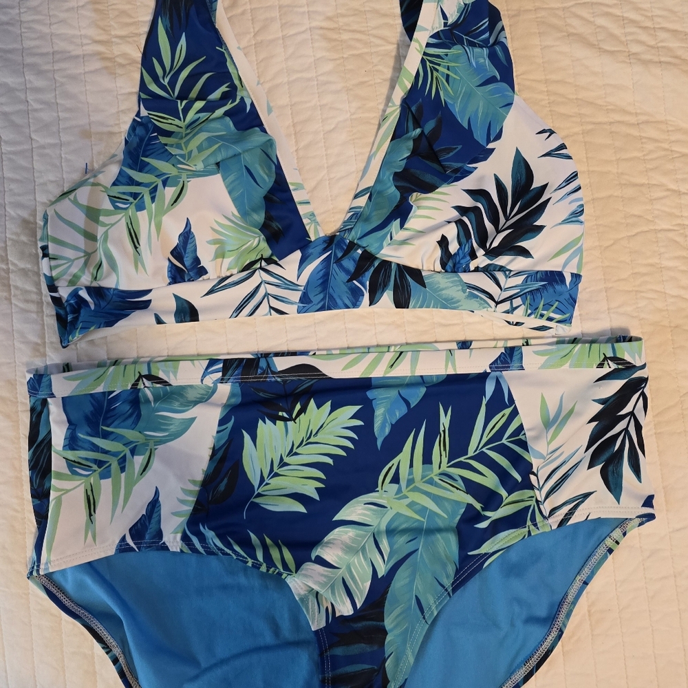 Payton and Parker 2 piece swimsuit top xl bottom 1x.
